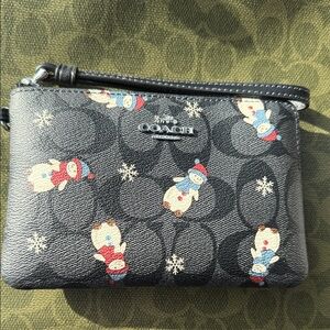 Coach Snowman Corner Zip Wristlet Black/Graphite Signature canvas